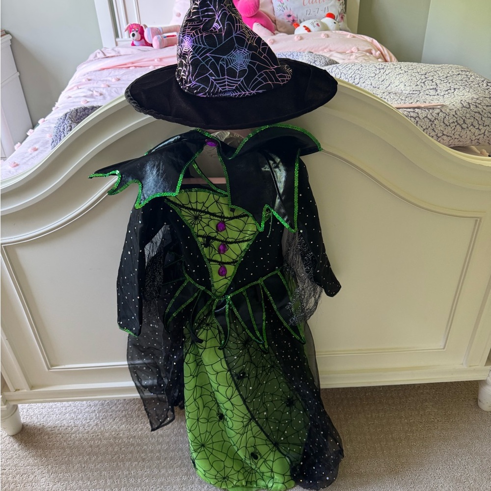 Enchanting Green Witch Costume for Kids